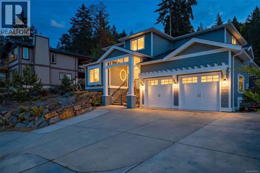 3112 Dolphin Dr — photo 1 of 40