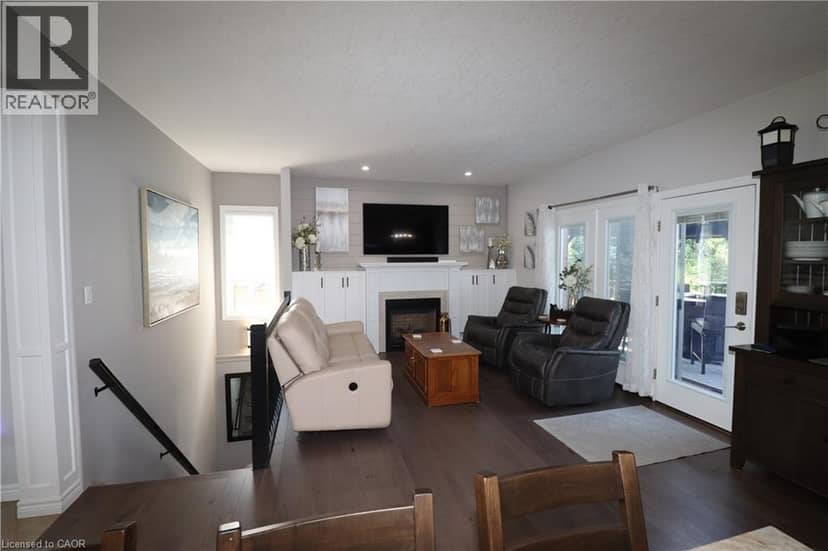 42 GRAYDON Drive — photo 12 of 40
