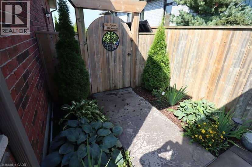 42 GRAYDON Drive — photo 38 of 40