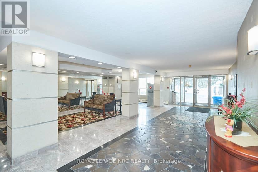 606 - 5100 Dorchester Road — photo 33 of 37