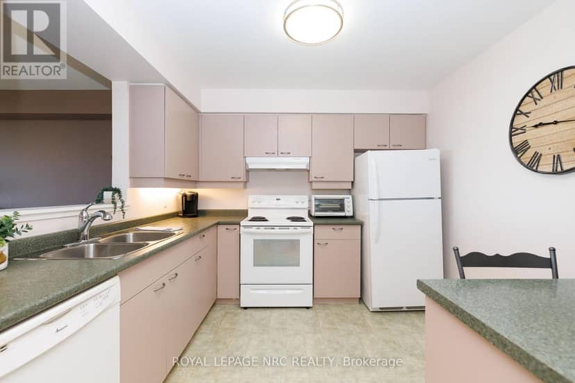 606 - 5100 Dorchester Road — photo 9 of 37