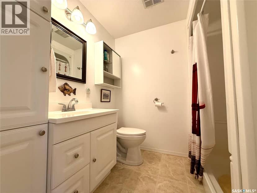 144 Lakeview DRIVE — photo 21 of 40