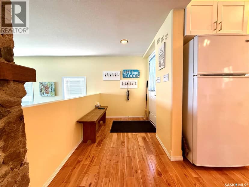 144 Lakeview DRIVE — photo 3 of 40