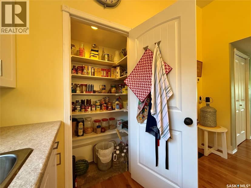 144 Lakeview DRIVE — photo 9 of 40