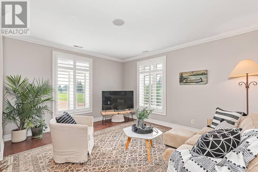 208 - 27 Beaver Street — photo 18 of 35
