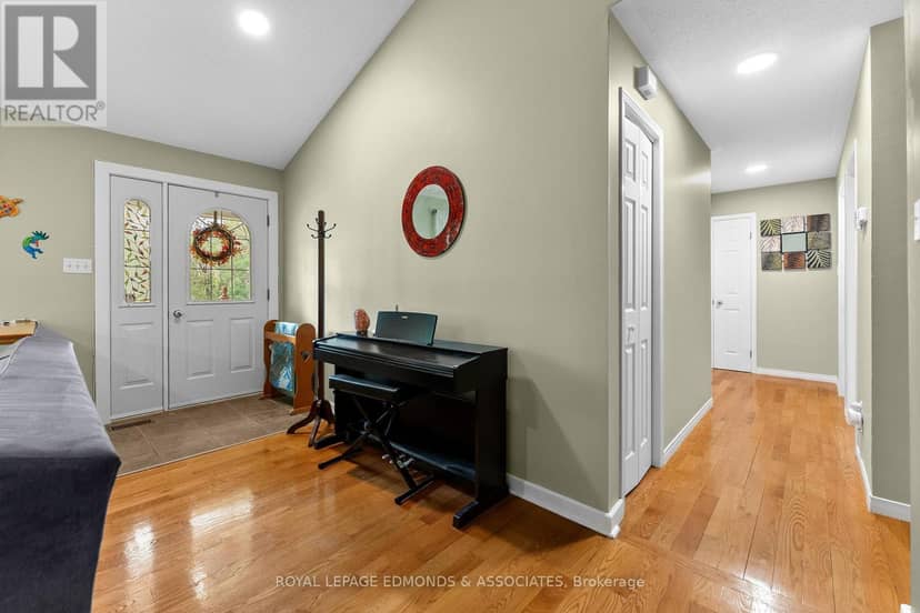 57 Krause Street, Laurentian Valley, photo 8