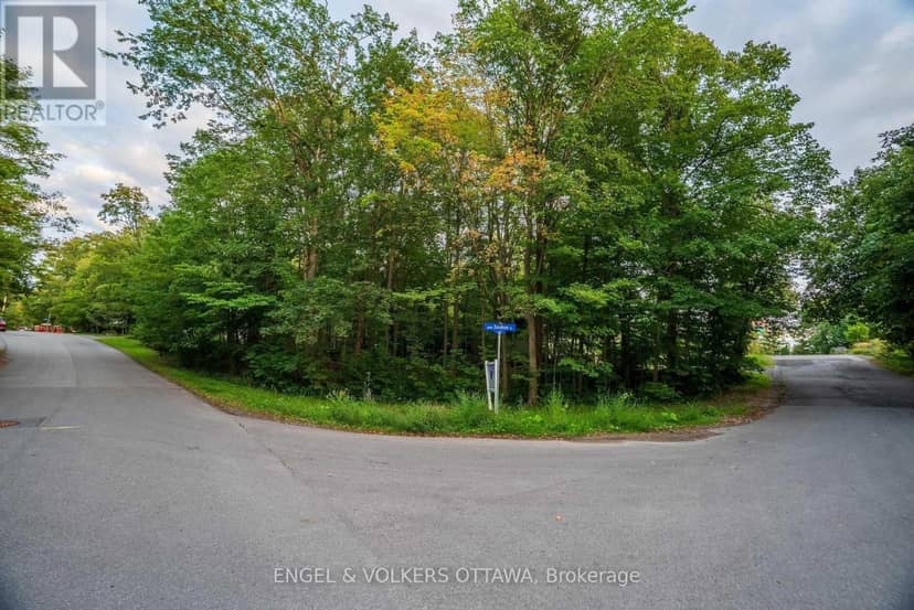 8 Davidson Drive, Ottawa, photo 2