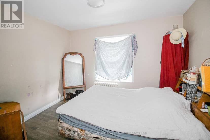 305 Burgar Street — photo 6 of 28