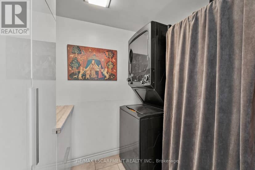 2206 - 75 Queen Street N — photo 18 of 27