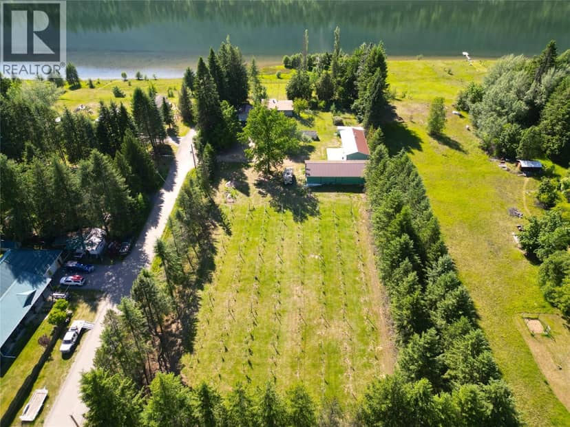 1062 Scamp Road, Castlegar, photo 2