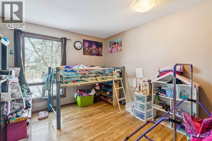 4617 48 Street — photo 12 of 32