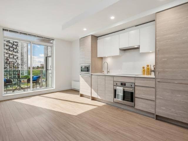 807 13655 FRASER HIGHWAY, Surrey, photo 2