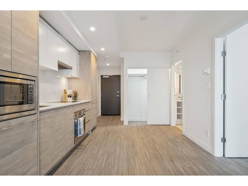 807 13655 FRASER HIGHWAY, Surrey, photo 4