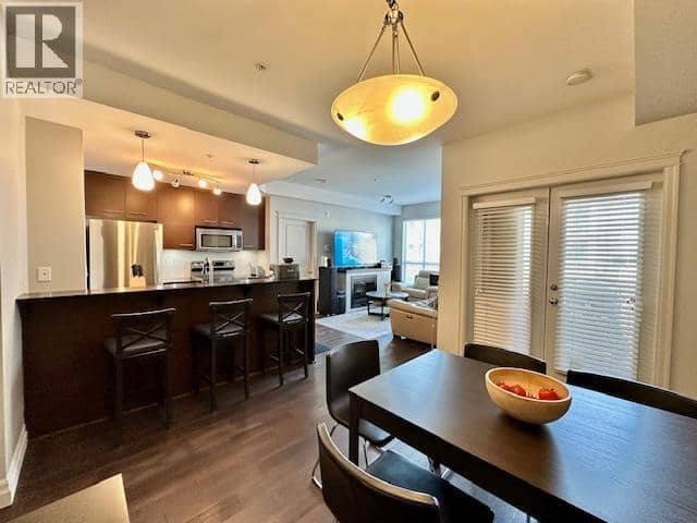 301 2343 ATKINS AVENUE, Port Coquitlam, photo 2
