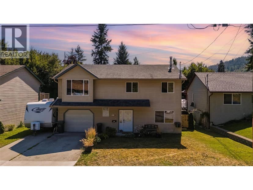 644 8th Street, Castlegar