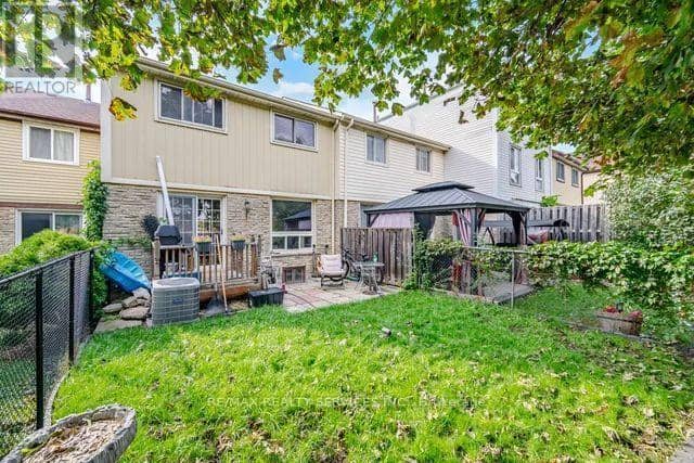 26 Fanshawe Drive — photo 19 of 19