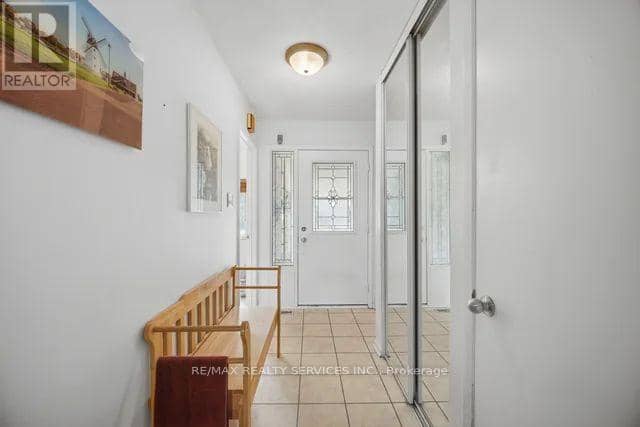 26 Fanshawe Drive, Brampton, photo 3