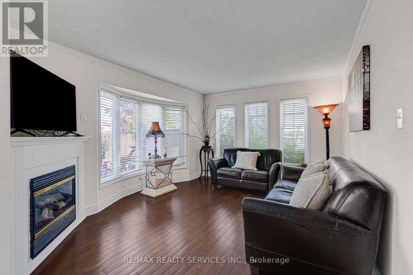 7419 Black Walnut Trail — photo 14 of 40