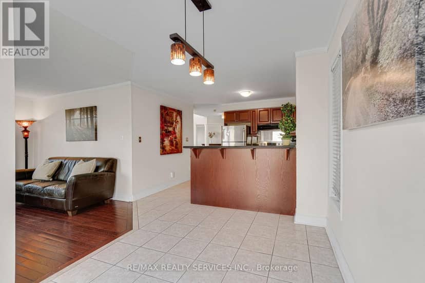 7419 Black Walnut Trail — photo 11 of 40