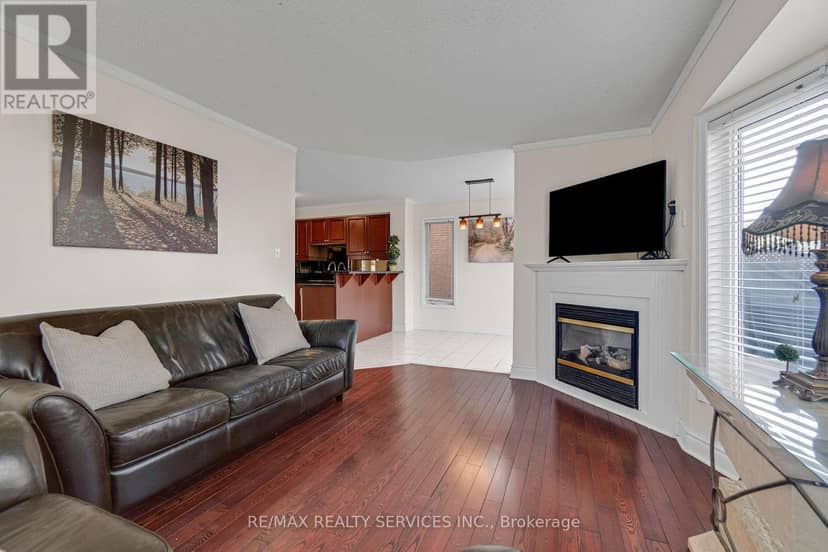 7419 Black Walnut Trail — photo 15 of 40
