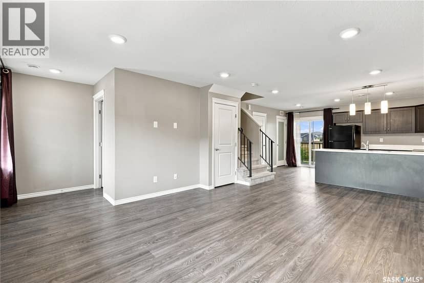617 110 Akhtar BEND — photo 3 of 32