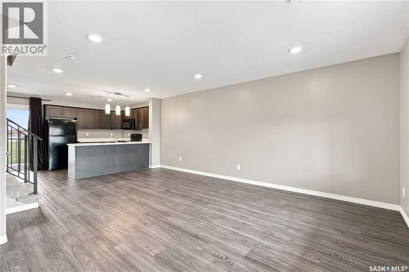617 110 Akhtar BEND — photo 5 of 32
