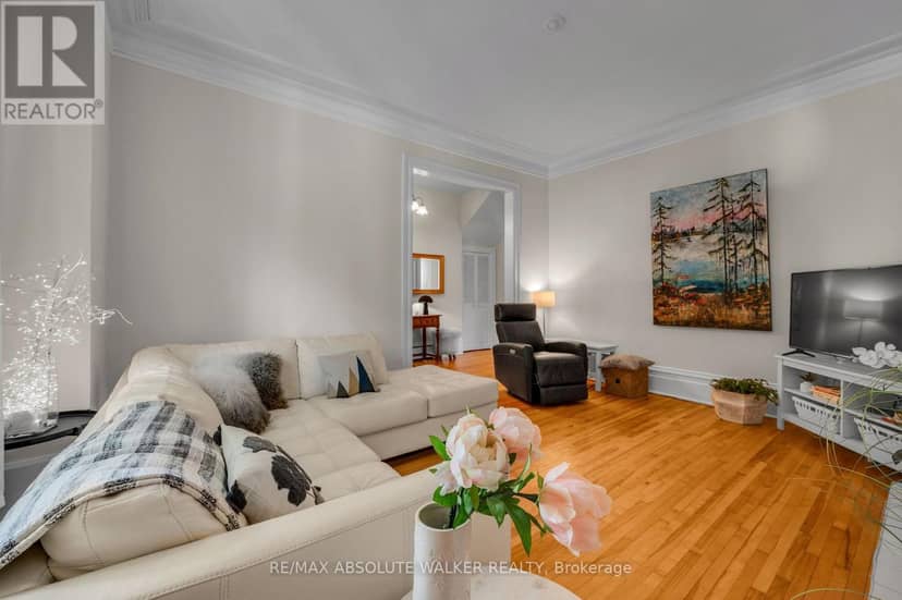 120 Strathcona Avenue — photo 35 of 40