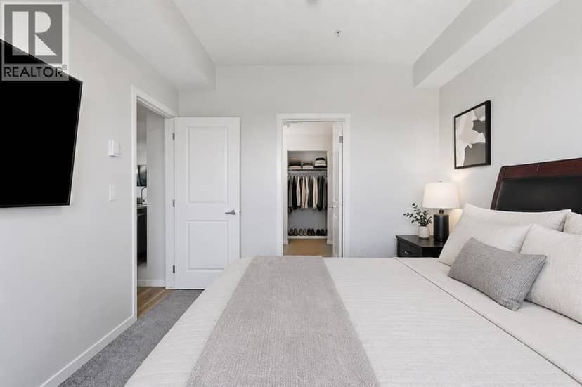 3304, 33 Carringham Gate NW — photo 15 of 27