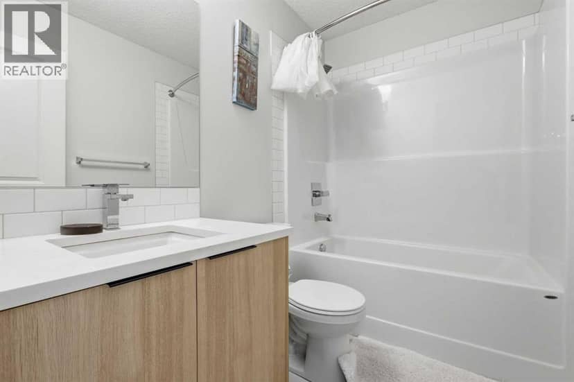 3304, 33 Carringham Gate NW — photo 17 of 27
