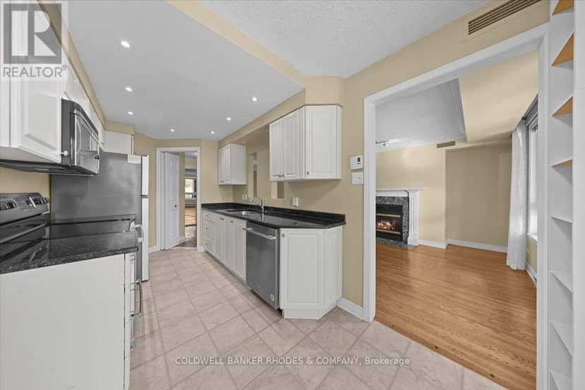 205 - 939 North River Road — photo 15 of 34