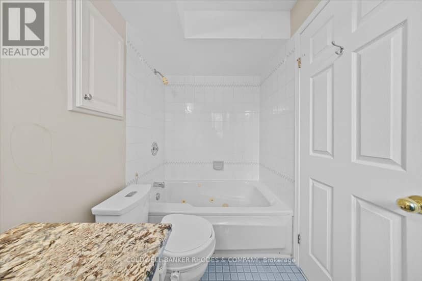 205 - 939 North River Road — photo 29 of 34