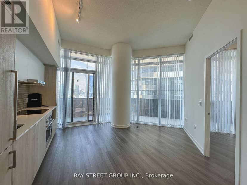 4909 - 138 Downes Street — photo 4 of 9
