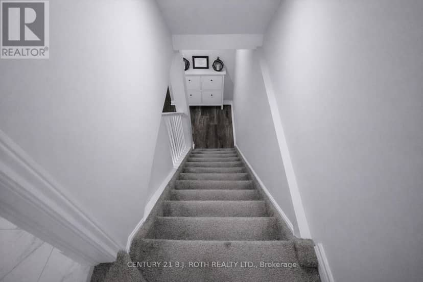 9 Laidlaw Drive N — photo 24 of 34