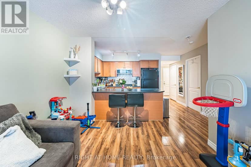602 - 18 Stafford Street — photo 24 of 40