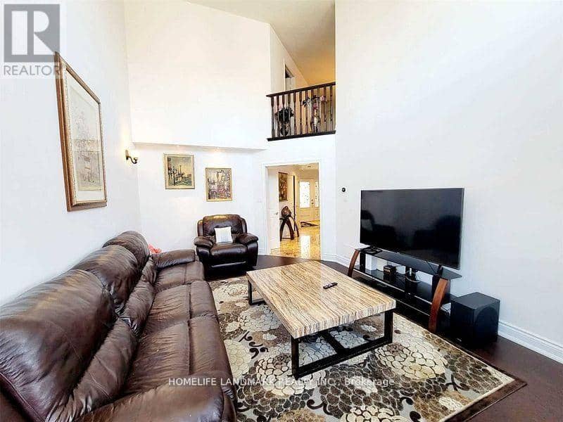 274 Falstaff Avenue, Toronto, photo 8