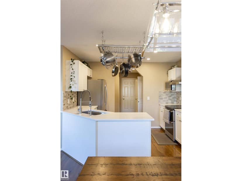 3575 McLean Cr SW — photo 16 of 40