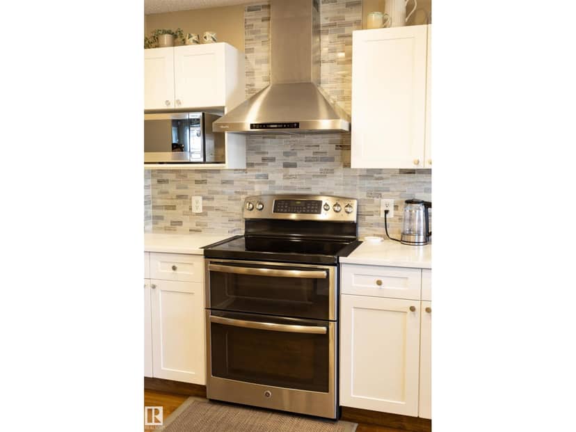 3575 McLean Cr SW — photo 20 of 40