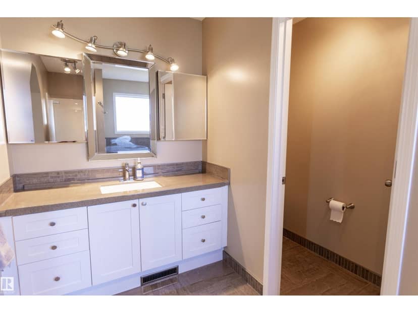 3575 McLean Cr SW — photo 31 of 40