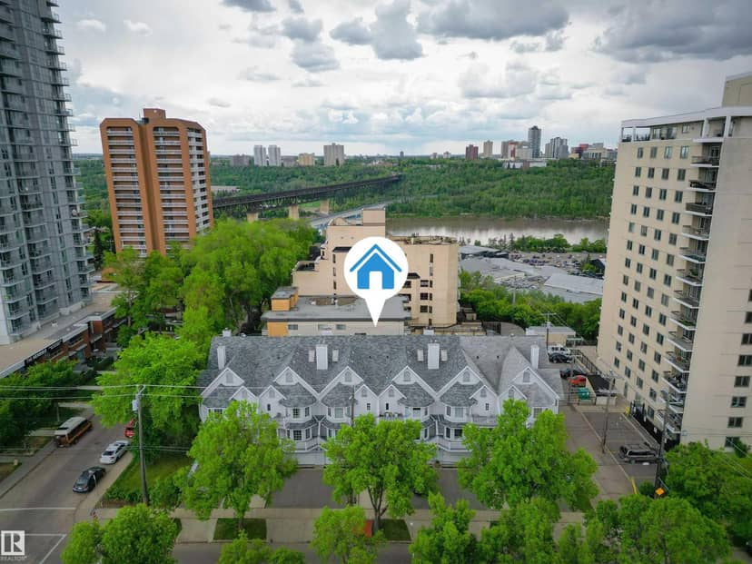 11107 98 AV NW, Edmonton, photo 2