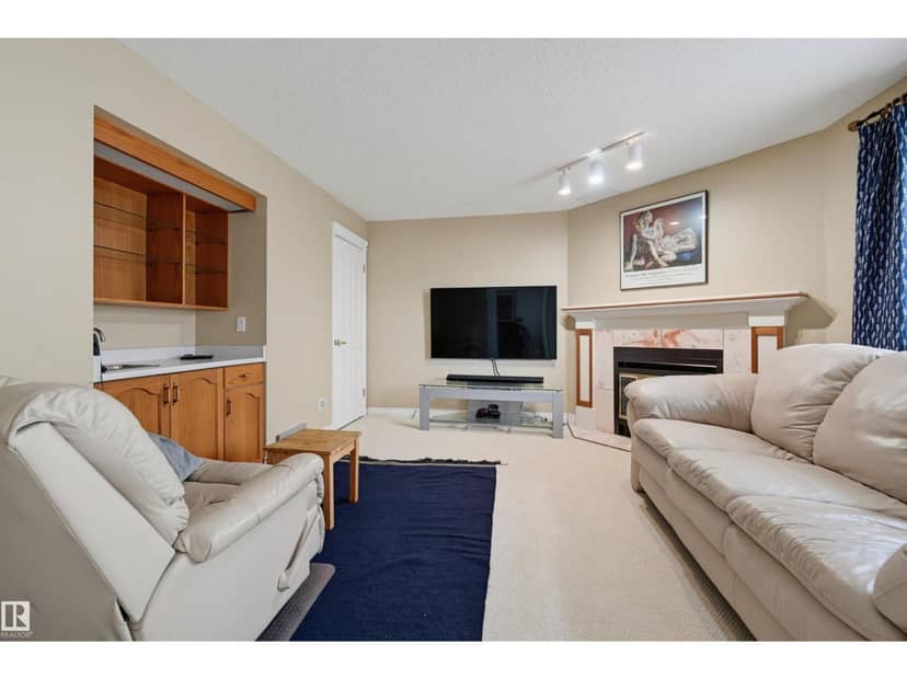 11107 98 AV NW — photo 31 of 40