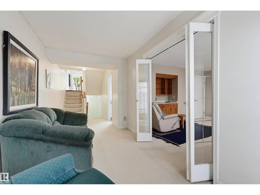 11107 98 AV NW — photo 33 of 40