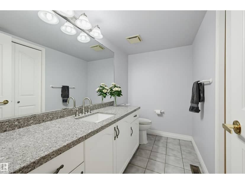 11107 98 AV NW — photo 34 of 40
