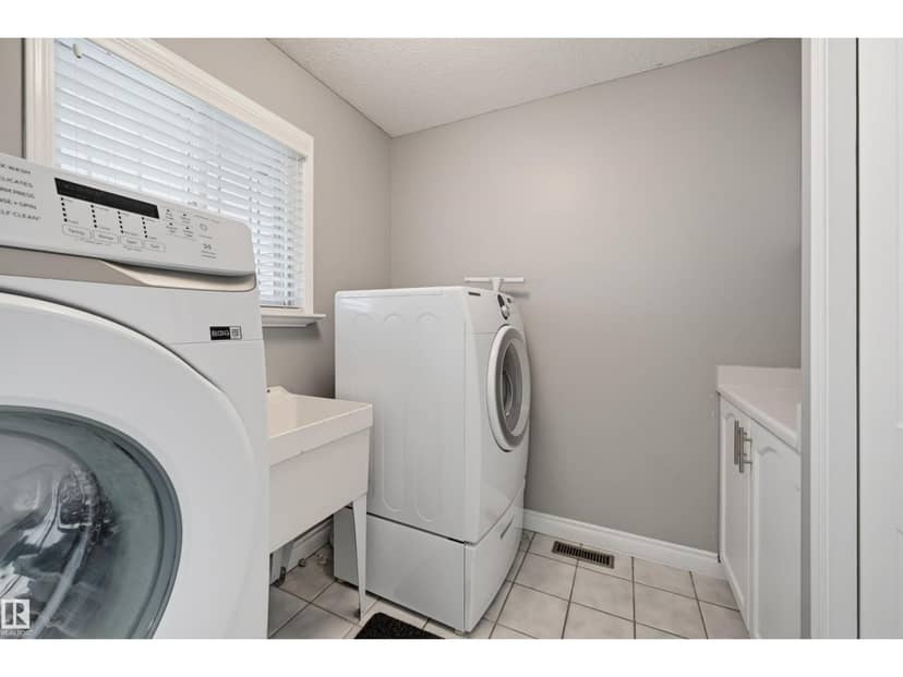 11107 98 AV NW — photo 35 of 40