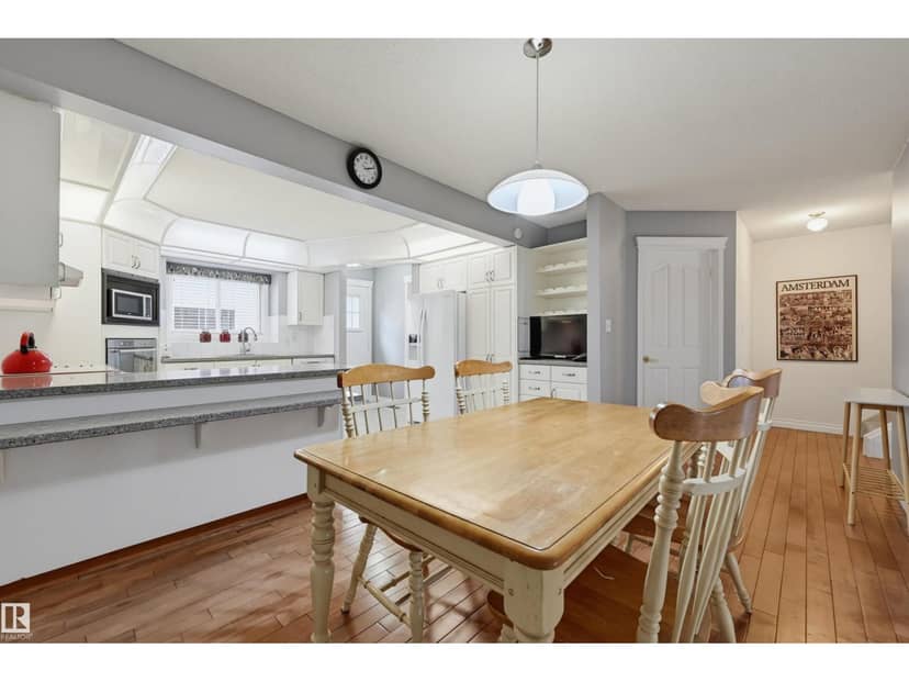 11107 98 AV NW, Edmonton, photo 8