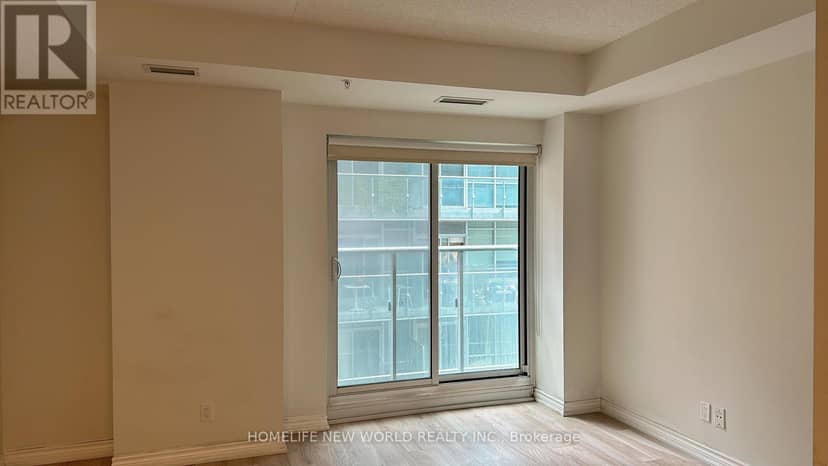 402 - 30 Nelson Street — photo 6 of 17