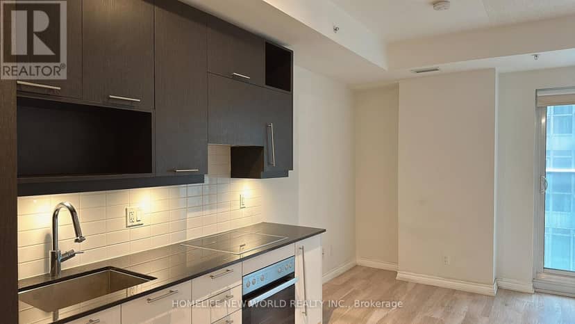 402 - 30 Nelson Street — photo 7 of 17