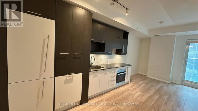 402 - 30 Nelson Street — photo 8 of 17
