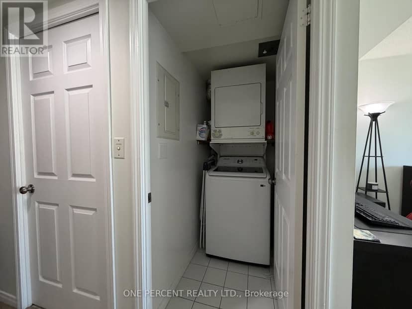 607 - 3 Ellesmere Street — photo 24 of 26