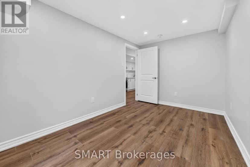 3367 Stoney Crescent — photo 39 of 40