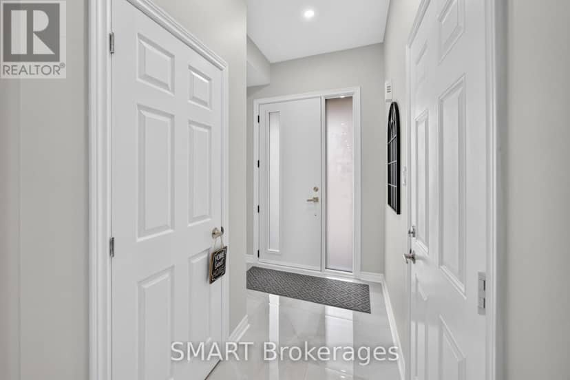3367 Stoney Crescent — photo 7 of 40